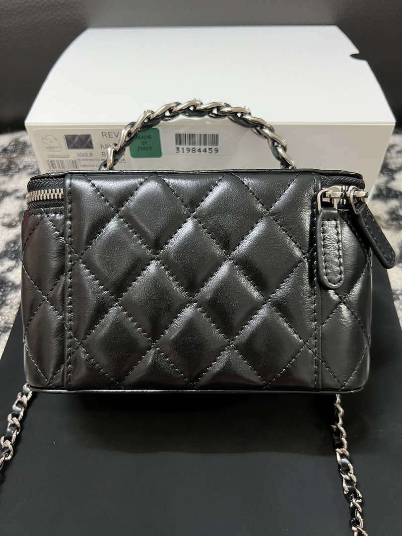 CN AP3593 Shiny Crumpled Calfskin Strass & Ruthenium-Finish Metal Black 3 chanel ap3593 shiny crumpled calfskin strass ruthenium finish metal black 03 luxibags.ru .jpg
