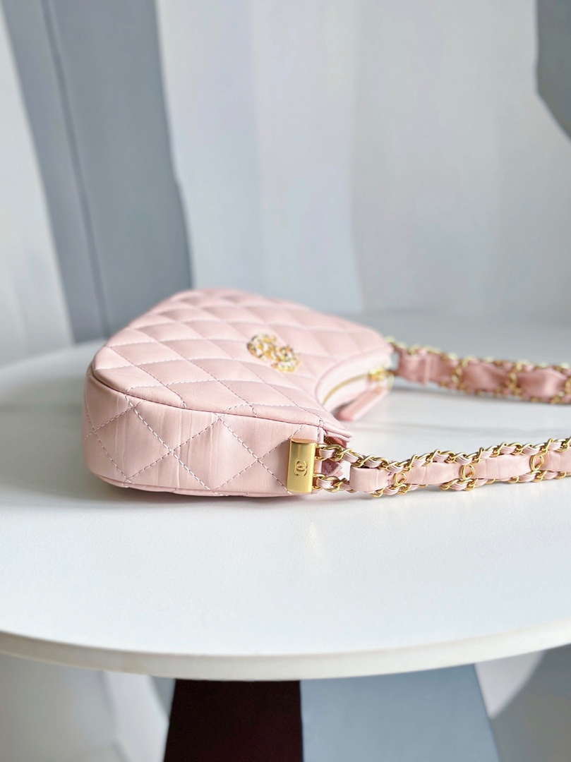 CN AP3647 23K Small Hobo Bag Lambskin Gold Metal Pink 5 chanel ap3647 23k small hobo bag lambskin gold metal pink 005 luxibags.ru .jpg