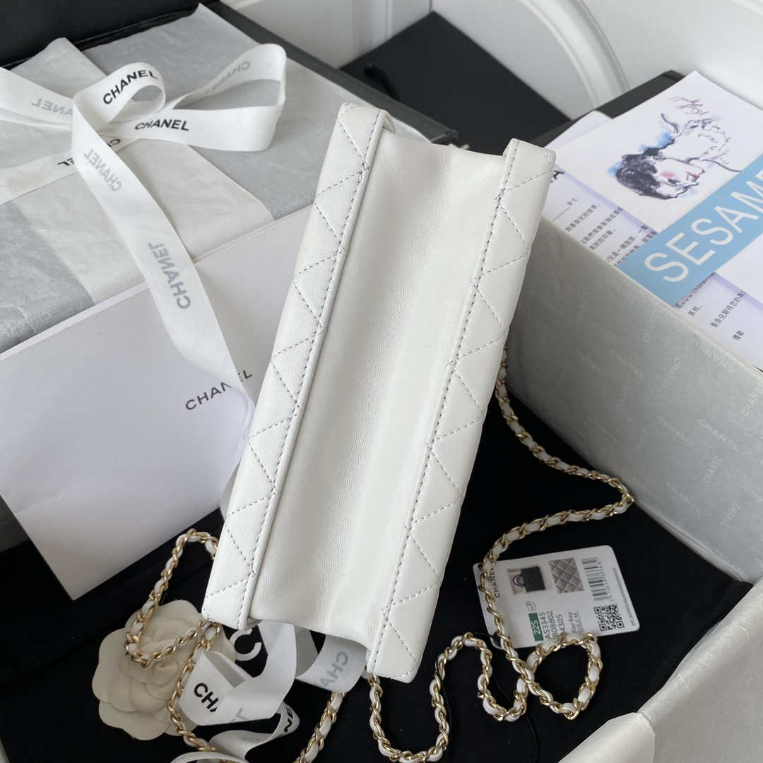 CN AS3345 Vanity Case Calfskin & Gold-Tone Metal White 4 chanel as3345 vanity case calfskin gold tone metal white 006 luxibags.ru .jpg