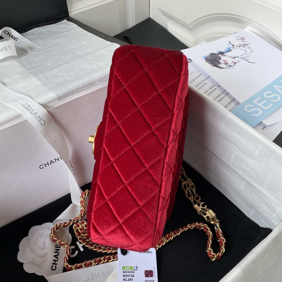 CN AS3432 Small Flap Bag Velvet Enamel & Gold-Tone Metal Wine Red 6 chanel as3432 small flap bag velvet enamel gold tone metal wine red 006 luxibags.ru .jpg
