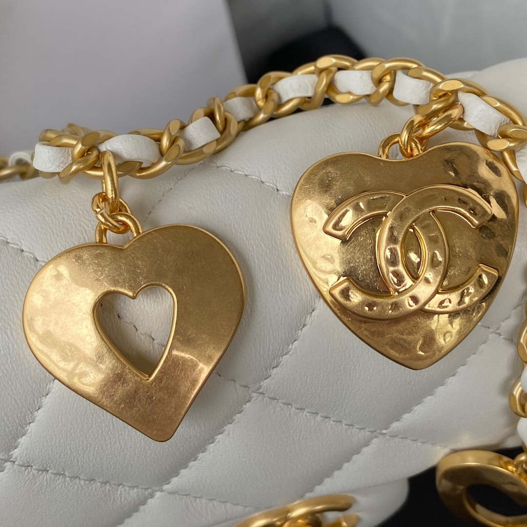 CN AS3456 Mini Flap Bag Lambskin & Gold-Tone Metal White 4 chanel as3456 mini flap bag lambskin gold tone metal white 004 luxibags.ru .jpg