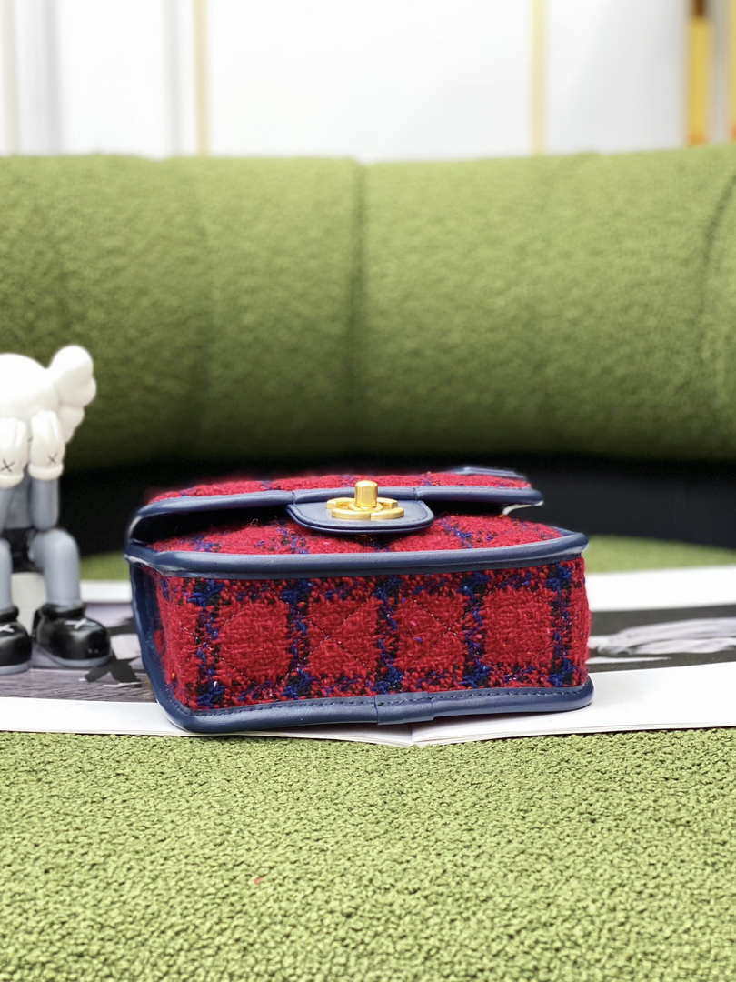 CN AS3652 Small Flap Bag with Top Handle Cotton & Wool Tweed & Gold-Tone Metal Black and Red 5 chanel as3652 small flap bag with top handle cotton wool tweed gold tone metal black and red 005 luxibags.ru .jpg