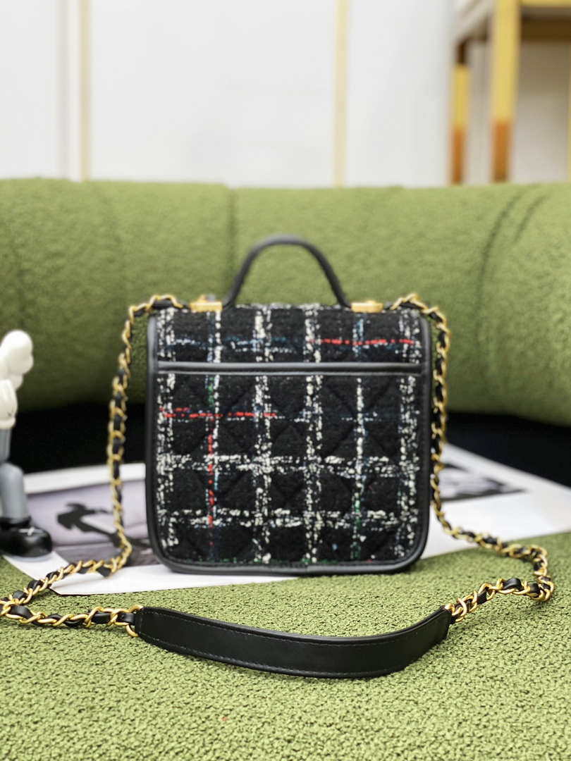 CN AS3652 Small Flap Bag with Top Handle Cotton & Wool Tweed & Gold-Tone Metal Black and White 3 chanel as3652 small flap bag with top handle cotton wool tweed gold tone metal black and white 003 luxibags.ru .jpg