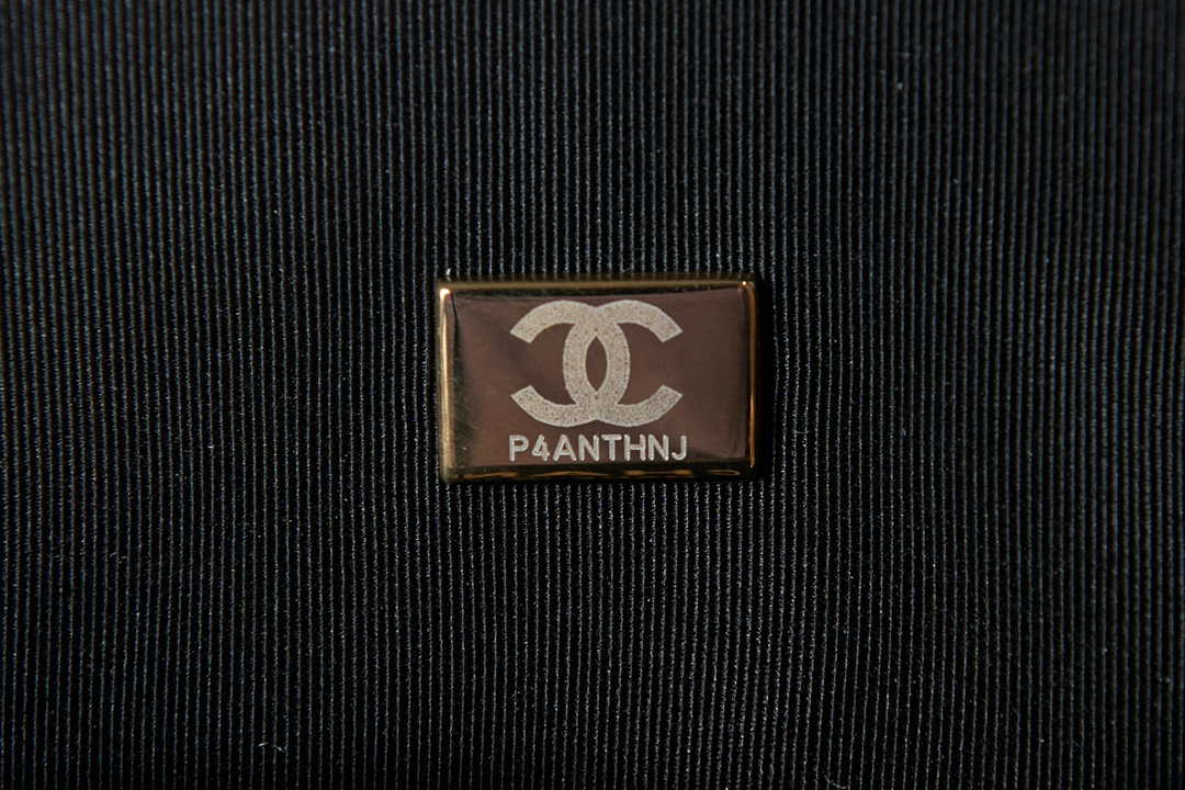 CN AS3653 Small Flap Bag with Top Handle Wool Tweed & Gold-Tone Metal Black and White 9 chanel as3653 small flap bag with top handle wool tweed gold tone metal black and white 009 luxibags.ru .jpg