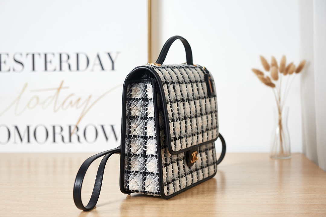 CN AS3662 LARGE BACKPACK Wool Tweed & Gold-Tone Metal White 4 chanel as3662 large backpack wool tweed gold tone metal white 004 luxibags.ru .jpg