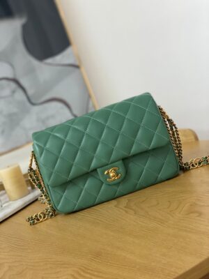 chanel as3777 flap bag lambskin gold tone metal green 001 luxibags.ru .jpg