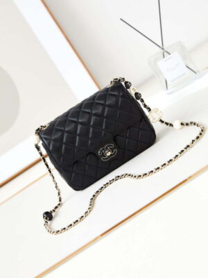 chanel as3783 small flap bag 23p lambskin gold tone metal 18 5 cm black 01 luxibags.ru .jpg