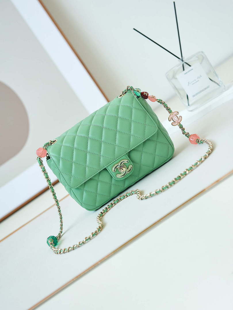 CN AS3783 Small Flap Bag 23P Lambskin Gold-Tone Metal 18.5 cm Green 1 chanel as3783 small flap bag 23p lambskin gold tone metal 18 5 cm green 01 luxibags.ru .jpg