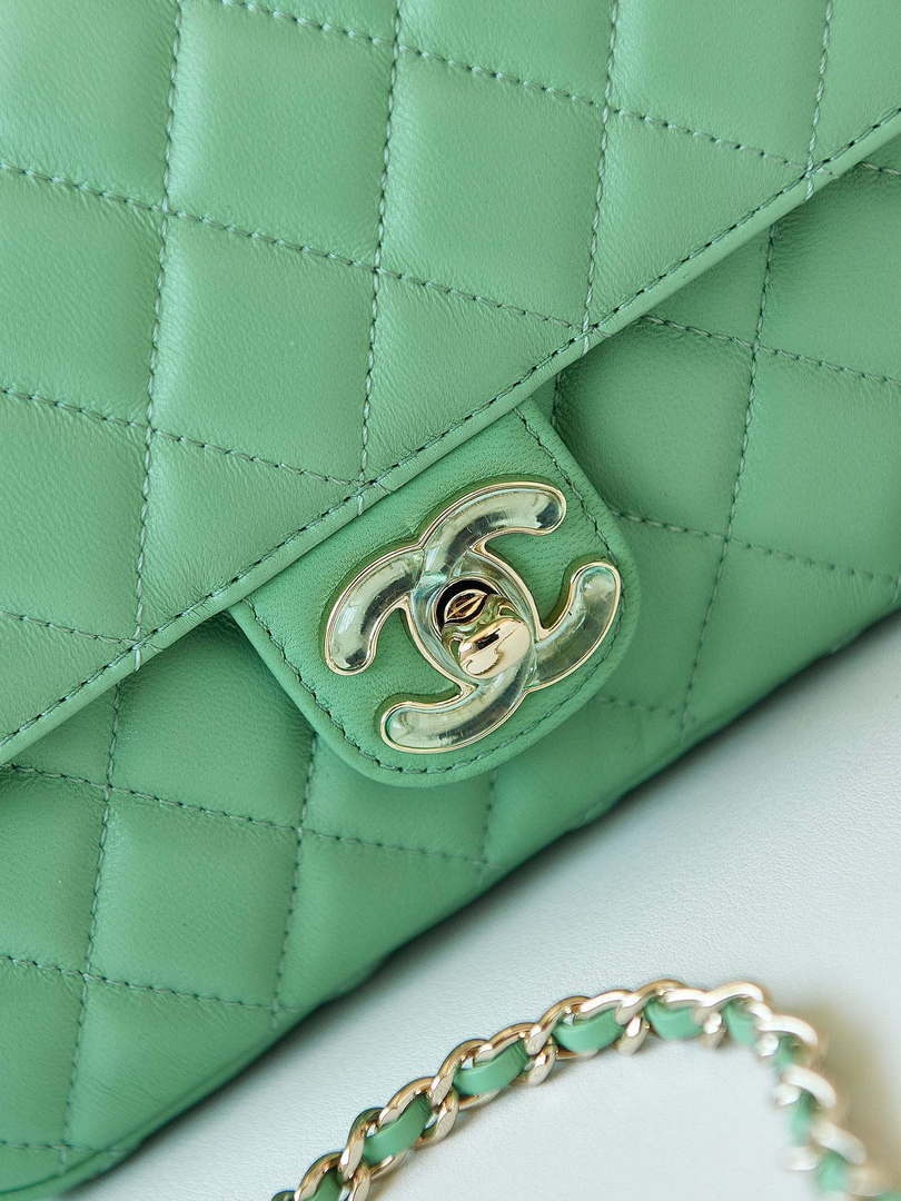 CN AS3783 Small Flap Bag 23P Lambskin Gold-Tone Metal 18.5 cm Green 2 chanel as3783 small flap bag 23p lambskin gold tone metal 18 5 cm green 02 luxibags.ru .jpg