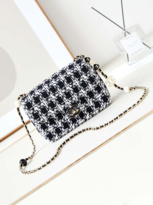 chanel as3783 small flap bag 23p tweed gold tone metal 18 5 cm black white 01 luxibags.ru .jpg