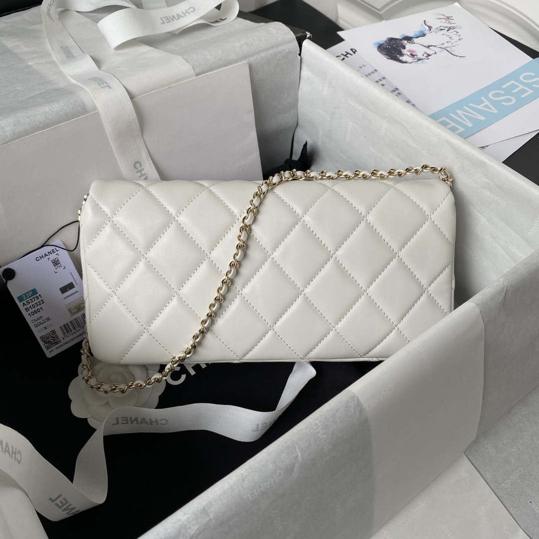 CN AS3791 Flap Bag Lambskin White 2 chanel as3791 flap bag lambskin white 002 luxibags.ru .jpg