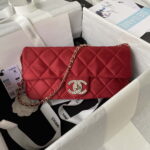 chanel as3791 flap bag velvet and lambskin red 001 luxibags.ru .jpg