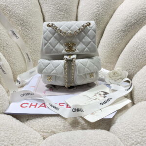 chanel as3860 backpack grained shiny calfskin gold tone metal white 001 luxibags.ru .jpg