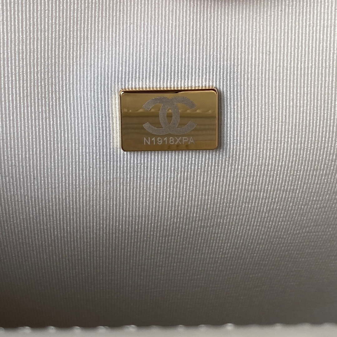 CN AS3932 Flap Classic Bag CF Lambskin White Gold 9 chanel as3932 flap classic bag cf lambskin white gold 009 luxibags.ru .jpg