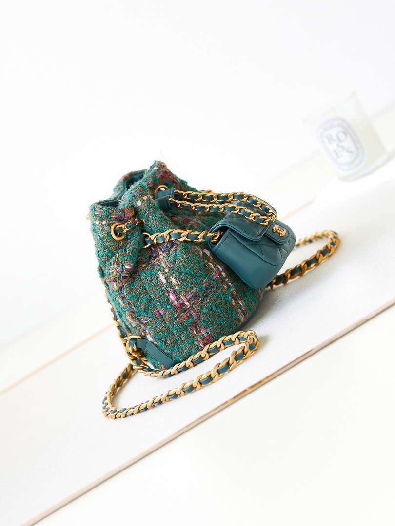 CN AS3947 Small Backpack Wool Tweed, Lambski & Gold-Tone Metal Green 1 chanel as3947 small backpack wool tweed lambski gold tone metal green 001 luxibags.ru 1.jpg