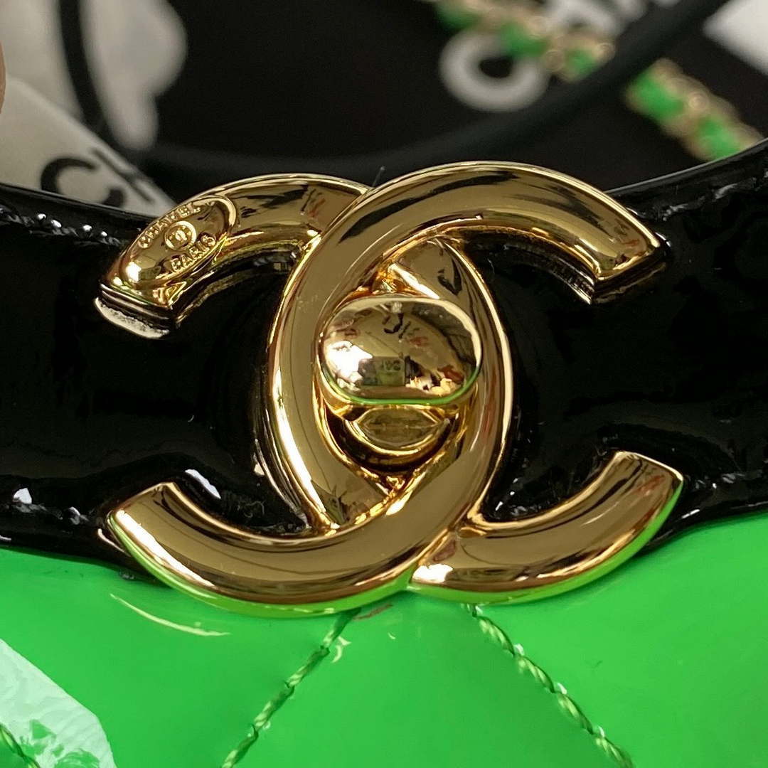 CN AS4133 mini Bi-color Chain patent leather Bag Green 3 chanel as4133 mini bi color chain patent leather bag green 003 luxibags.ru .jpg
