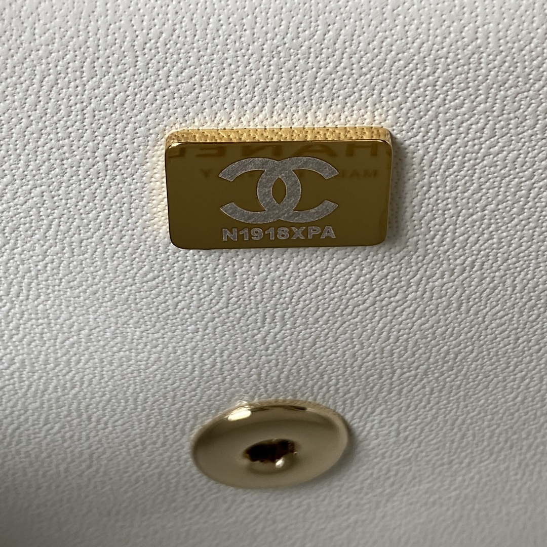 CN AS4140 Camellia Embossed With top Handle Bag White 9 chanel as4140 camellia embossed with top handle bag white 009 luxibags.ru .jpg