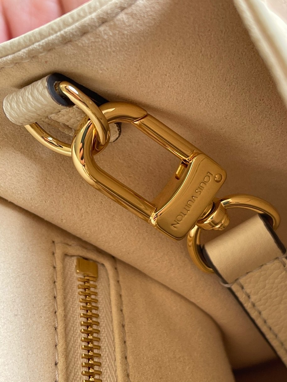 LV Onthego PM Monogram Empreinte Tourterelle Grey/Beige M45654 7 d6632434.jpg