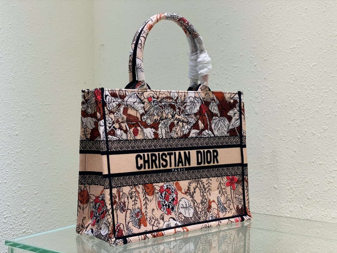 dior book tote m1296 medium latte multicolor dior jardin dhiver embroidery m0083 029 luxibags.ru .jpg