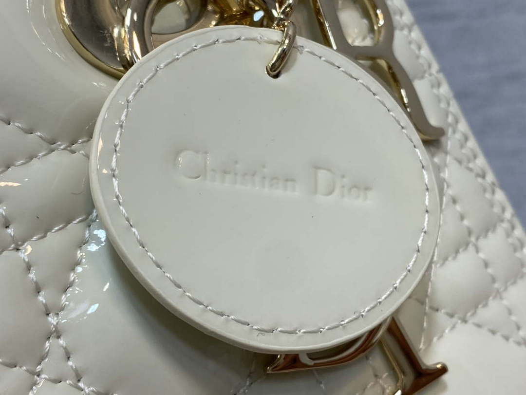 D1or M0565 Medium Lady D1or Patent Cannage Calfskin Bag White Enamel Hardware 5 dior m0565 medium lady dior patent cannage calfskin bag white enamel hardware 05 luxibags.ru .jpg