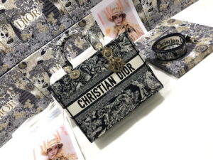 dior m0566 large lady d lite black de jouy embroidery m1053 01 luxibags.ru .jpg