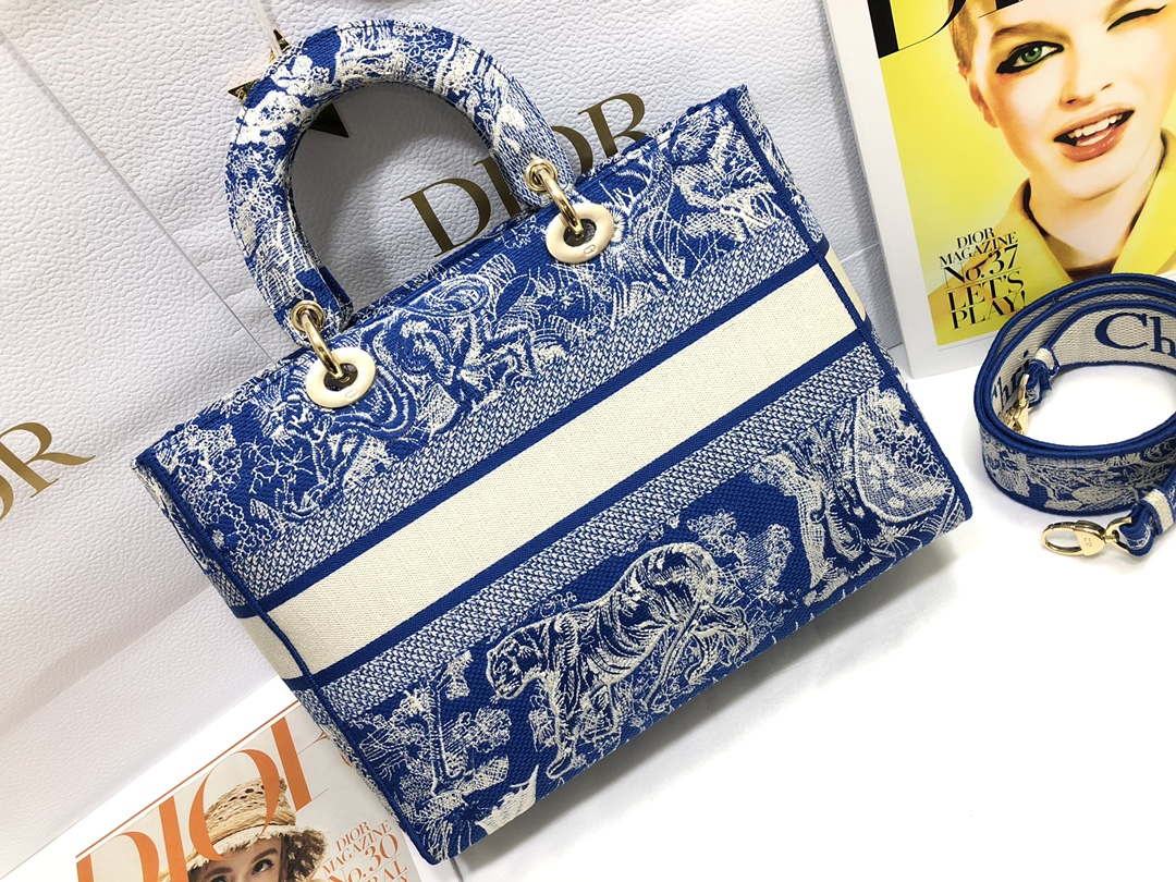 D1or M0566 Large Lady D-Lite Blue Toile de Jouy Embroidery M1053 2 dior m0566 large lady d lite blue toile de jouy embroidery m1053 02 luxibags.ru .jpg