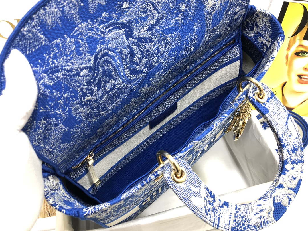 D1or M0566 Large Lady D-Lite Blue Toile de Jouy Embroidery M1053 8 dior m0566 large lady d lite blue toile de jouy embroidery m1053 08 luxibags.ru .jpg