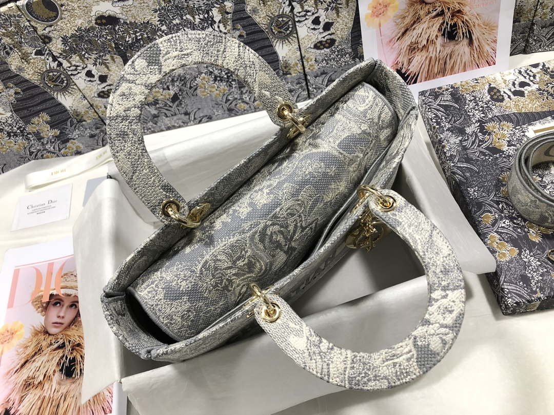 D1or M0566 Large Lady D-Lite Gray de Jouy Embroidery M1055 7 dior m0566 large lady d lite gray de jouy embroidery m1053 07 luxibags.ru .jpg