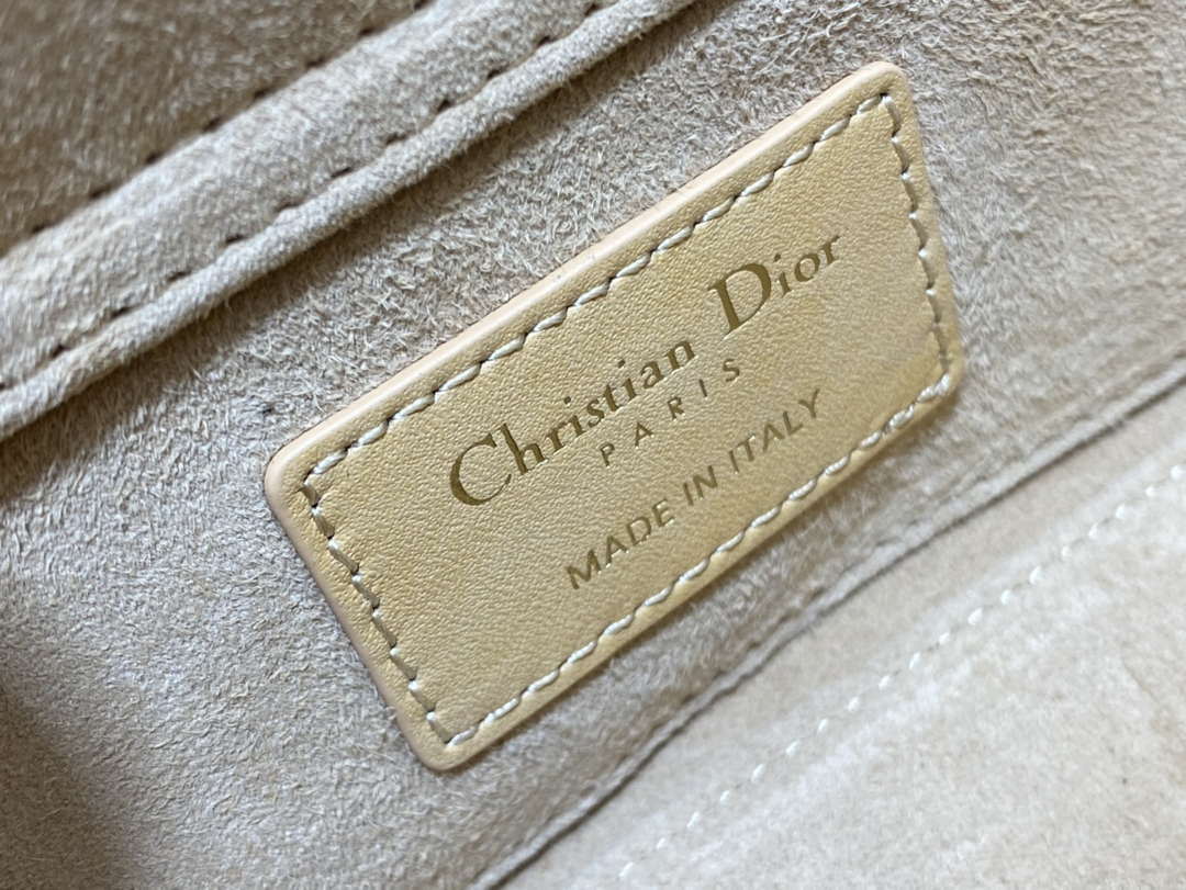 D1or M0613 Small Lady D-joy Bag Cannage Lambskin Limited Edition Heavy Industry Beads Apricot 9 dior m0613 small lady d joy bag cannage lambskin limited edition heavy industry beads apricot 009 luxibags.ru .jpg