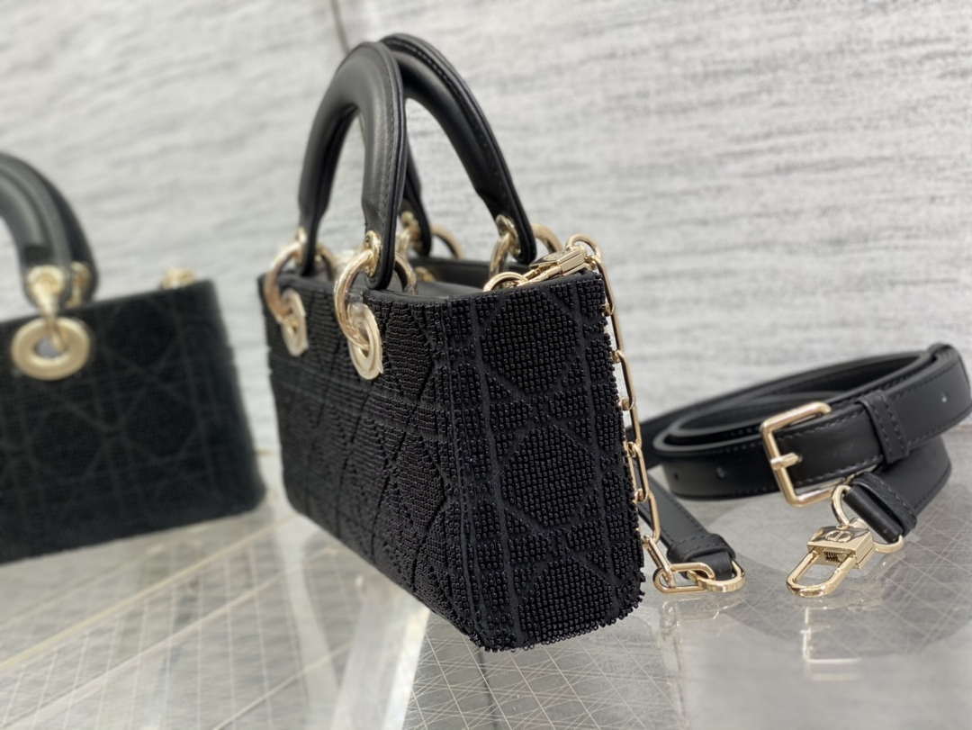 D1or M0613 Small Lady D-joy Bag Cannage Lambskin Limited Edition Heavy Industry Beads Black 6 dior m0613 small lady d joy bag cannage lambskin limited edition heavy industry beads black 006 luxibags.ru .jpg