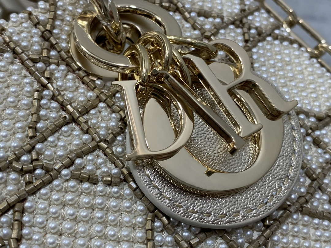 D1or M0613 Small Lady D-joy Bag Gold Cannage Lambskin Limited Edition Pearl 3 dior m0613 small lady d joy bag gold cannage lambskin limited edition pearl 003 luxibags.ru .jpg