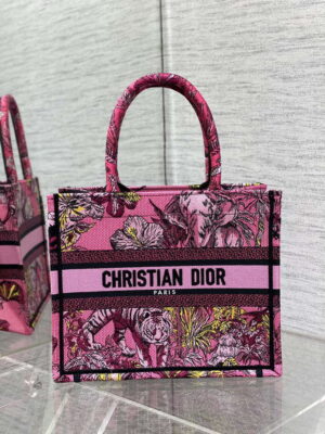 dior m1265 small book tote toile de jouy sauvage embroidery m9601 001 luxibags.ru .jpg