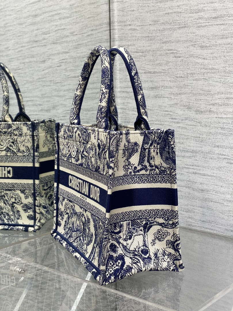 D1or M1265 Small Book Tote Toile de Jouy Sauvage Embroidery M9603 6 dior m1265 small book tote toile de jouy sauvage embroidery m9603 006 luxibags.ru .jpg