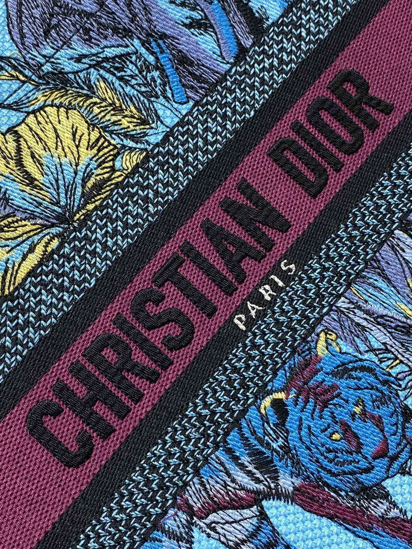 D1or M1265 Small Book Tote Toile de Jouy Sauvage Embroidery M9604 2 dior m1265 small book tote toile de jouy sauvage embroidery m9604 002 luxibags.ru .jpg