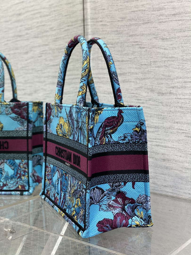 D1or M1265 Small Book Tote Toile de Jouy Sauvage Embroidery M9604 6 dior m1265 small book tote toile de jouy sauvage embroidery m9604 006 luxibags.ru .jpg