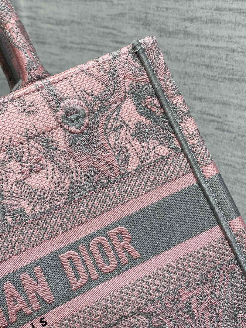 D1or M1265 Small Book Tote Toile de Jouy Sauvage Embroidery M9606 3 dior m1265 small book tote toile de jouy sauvage embroidery m9606 003 luxibags.ru .jpg