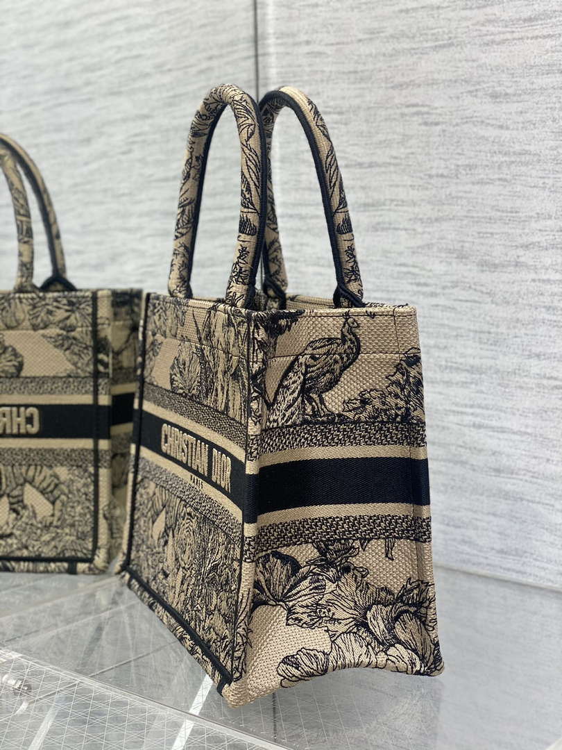 D1or M1265 Small Book Tote Toile de Jouy Sauvage Embroidery M9607 5 dior m1265 small book tote toile de jouy sauvage embroidery m9607 005 luxibags.ru .jpg