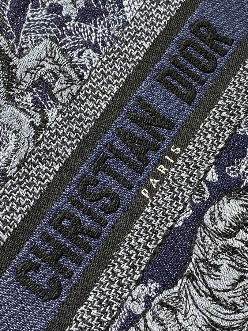 D1or M1265 Small Book Tote Toile de Jouy Sauvage Embroidery M9608 2 dior m1265 small book tote toile de jouy sauvage embroidery m9608 002 luxibags.ru .jpg