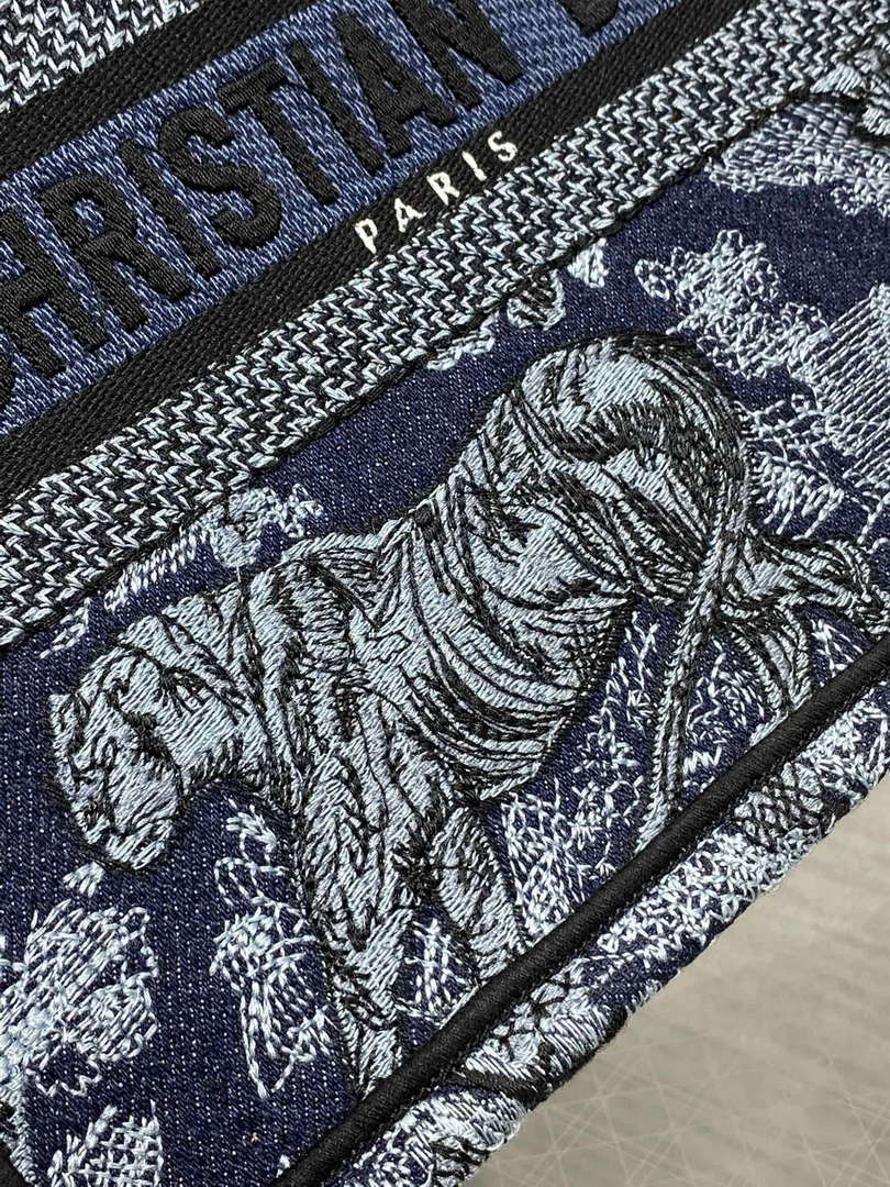 D1or M1265 Small Book Tote Toile de Jouy Sauvage Embroidery M9608 3 dior m1265 small book tote toile de jouy sauvage embroidery m9608 003 luxibags.ru .jpg