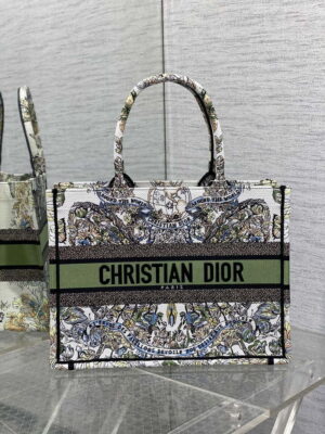 dior m1296 book tote medium blue and white butterfly bandana embroidery m098 01 luxibags.ru .jpg