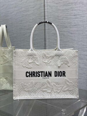dior m1296 book tote medium blue and white butterfly bandana embroidery m104 01 luxibags.ru .jpg