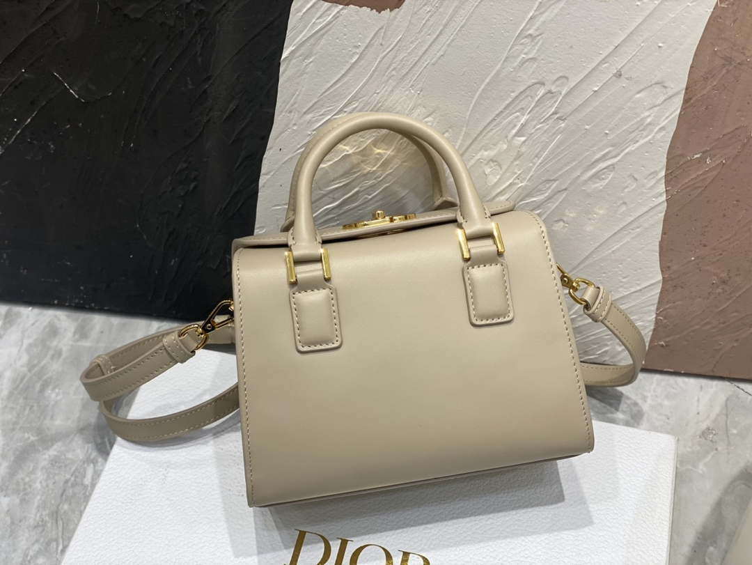 dior m8671ubeq m900 small boston bag beige box calfskin m8671 02 luxibags.ru .jpg