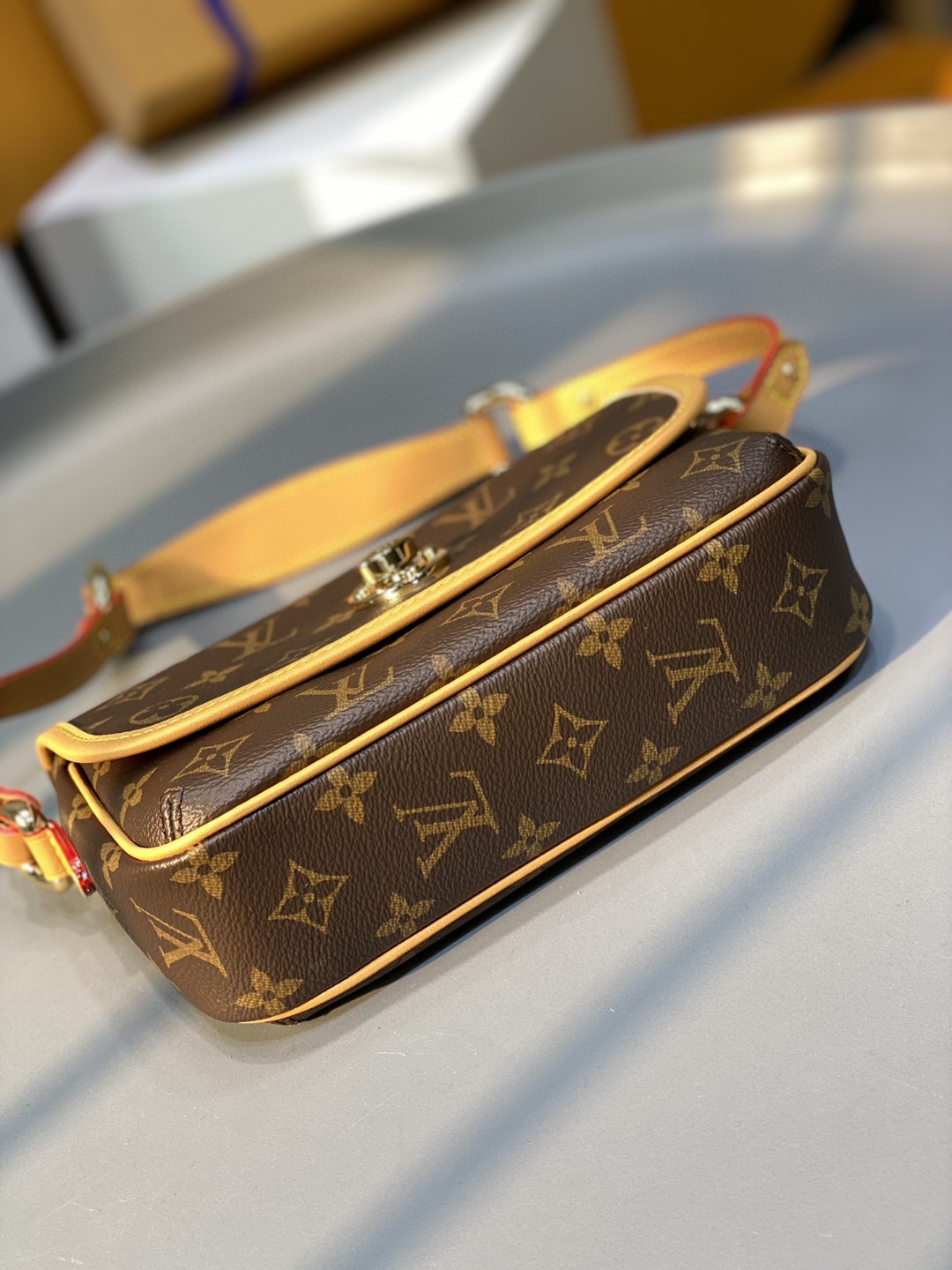 LV Tikal PM Monogram Canvas M40078 3 e0bb6805.jpg
