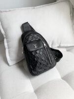 lv borsa uomo imdqn.jpg