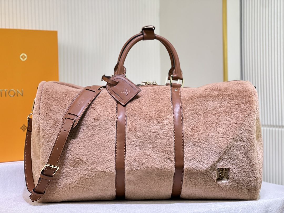 LV Barrel Bag 1 lv borsa uomo rvvgw.jpg
