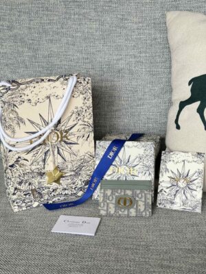 p390 30 montaigne rdoif.jpg