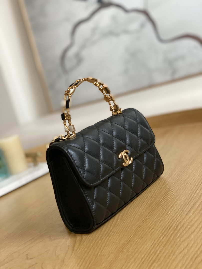 CN AP2946 Phone Holder Clutch with Chain Lambskin Black 3 wsxc1675433006743 2 luxibags.ru .jpg