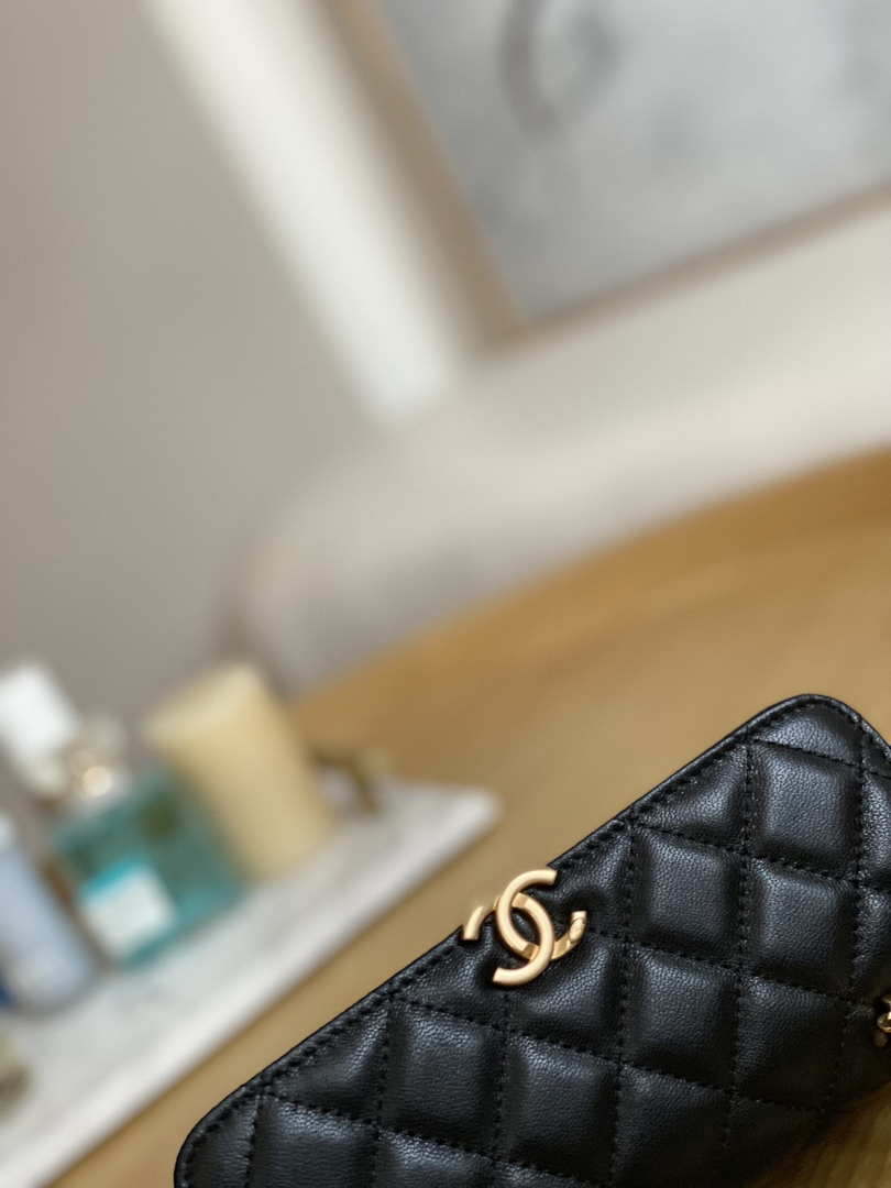 CN AP2946 Phone Holder Clutch with Chain Lambskin Black 5 wsxc1675433006743 4 luxibags.ru .jpg