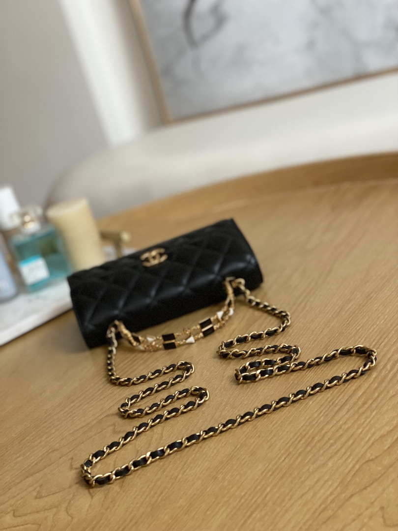 CN AP2946 Phone Holder Clutch with Chain Lambskin Black 6 wsxc1675433006743 5 luxibags.ru .jpg