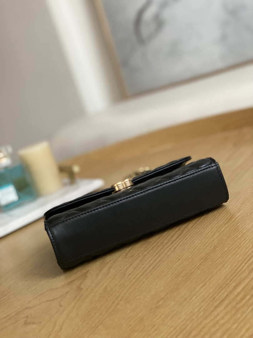 CN AP2946 Phone Holder Clutch with Chain Lambskin Black 7 wsxc1675433006743 6 luxibags.ru .jpg